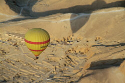 package hot air balloon and safari - Image 7